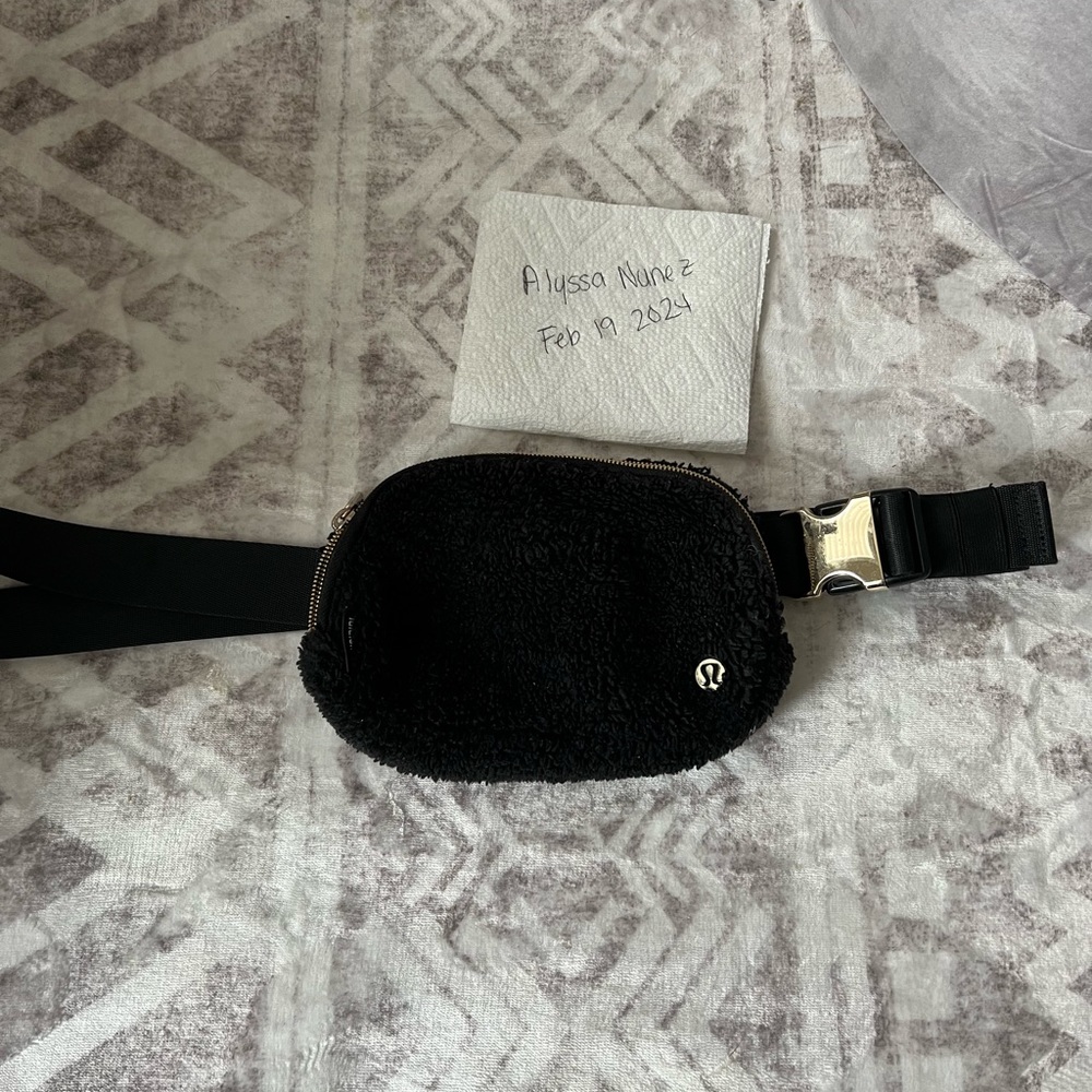 Lululemon belt bag
